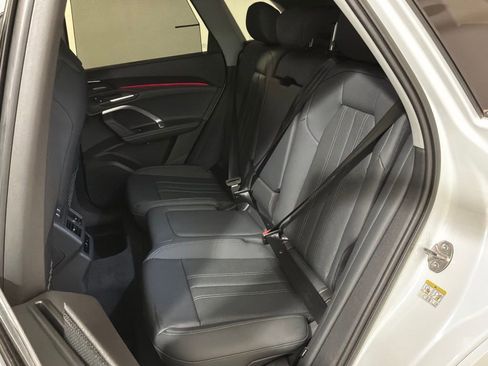 New 2025 Audi Q5 Premium Plus image 18