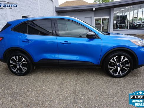 Used 2021 Ford Escape SE w/ SE Sport Appearance Package AWD/4WD image 6