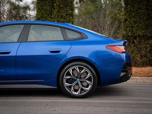 Used 2022 BMW i4 M50 w/ Premium Package image 11