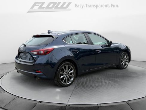 Used 2018 MAZDA MAZDA3 Grand Touring w/ Premium Equipment Package FWD image 9