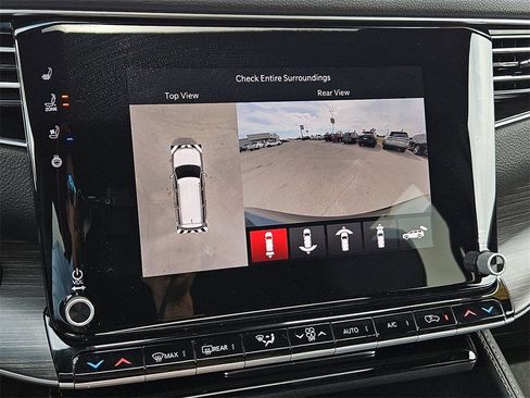 Used 2024 Jeep Wagoneer Series III w/ Premium Group I image 27