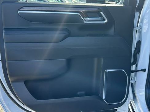 Used 2025 Chevrolet Silverado 2500 LT w/ Convenience Package image 14