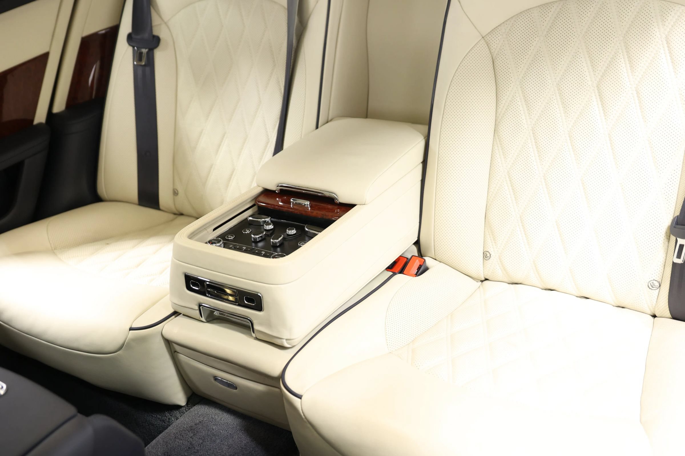 Used 2017 Bentley Mulsanne RWD image 75