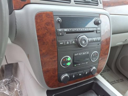 Used 2013 Chevrolet Tahoe LT w/ Luxury Package AWD/4WD image 12