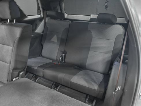 Used 2023 Chevrolet Traverse LT w/ LPO, Floor Liner Package AWD/4WD image 28