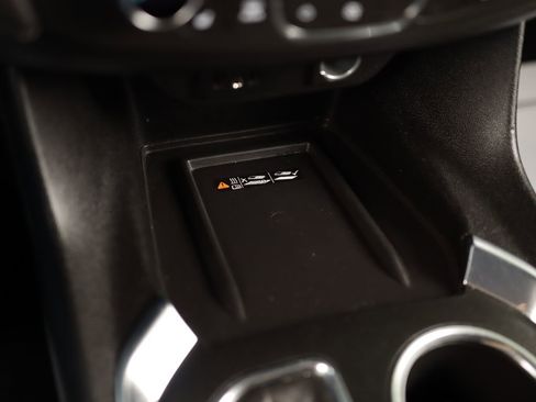 Used 2023 Chevrolet Traverse LT AWD/4WD image 17