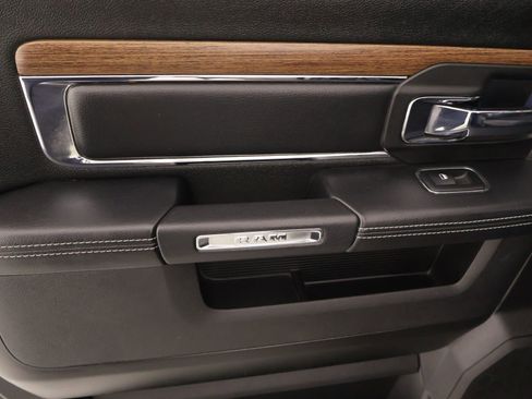 Used 2017 RAM 1500 Laramie w/ Convenience Group image 16