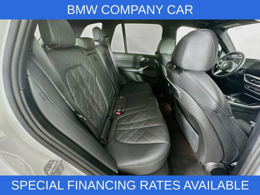 Used 2026 BMW X5 xDrive40i w/ M Sport Package AWD/4WD image 32