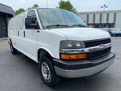 Used 2008 Chevrolet Express 3500 Extended Passenger w/ LT Preferred Equipment Group RWD image 3