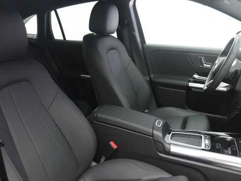 Certified 2025 Mercedes-Benz GLA 250 image 29