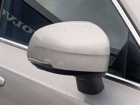 Certified 2025 Volvo XC90 B5 Core AWD/4WD image 12