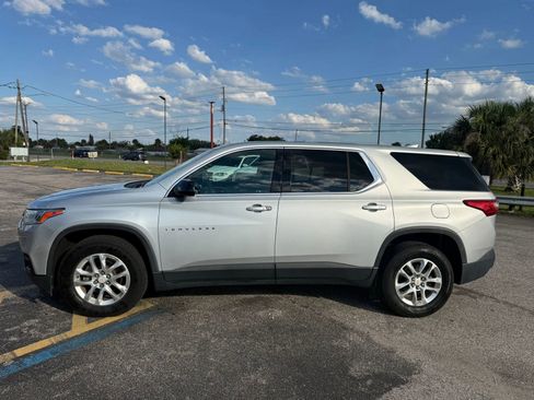 Used 2018 Chevrolet Traverse LS FWD image 2