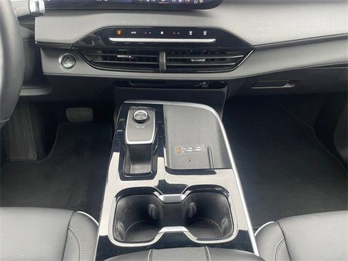 Certified 2025 Buick Enclave Preferred image 11