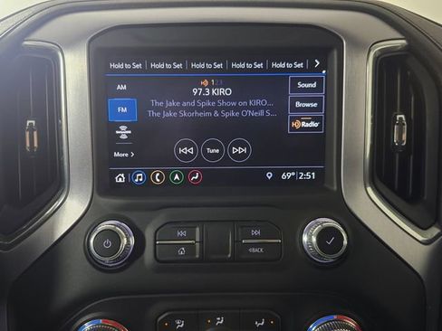 Used 2019 GMC Sierra 1500 SLT image 32