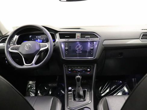 Certified 2023 Volkswagen Tiguan SE w/ Panoramic Sunroof Package FWD image 14
