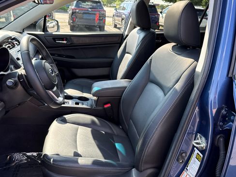 Used 2019 Subaru Outback 2.5i Limited AWD/4WD image 9