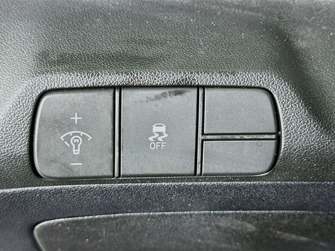 Used 2024 Hyundai Elantra SEL FWD image 17
