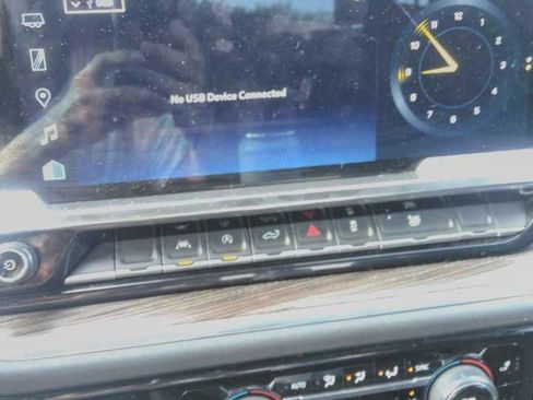 Used 2025 Chevrolet Silverado 1500 LT RWD image 7