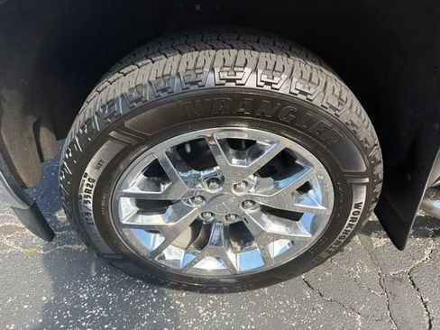 Used 2015 GMC Sierra 1500 SLT w/ SLT Preferred Package AWD/4WD image 10