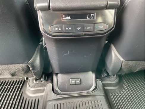 Used 2022 Toyota Highlander XSE AWD/4WD image 20