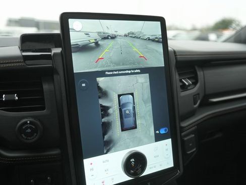 Certified 2023 Ford Expedition Platinum image 27