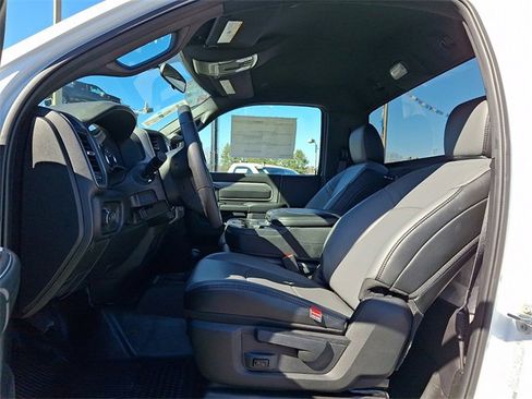 Used 2024 RAM 2500 Tradesman w/ Chrome Appearance Group image 13
