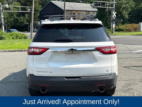 Used 2018 Chevrolet Traverse LT w/ LPO, Black Accent Package AWD/4WD image 6