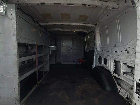 Used 2015 Ford Transit 250 130 Low Roof RWD image 18