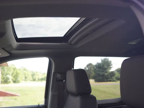 New 2026 GMC Sierra 1500 SLT w/ SLT Convenience Package image 22