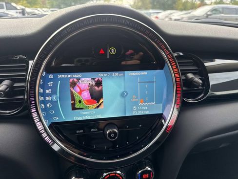 Used 2022 MINI Cooper 2-Door Hardtop image 20