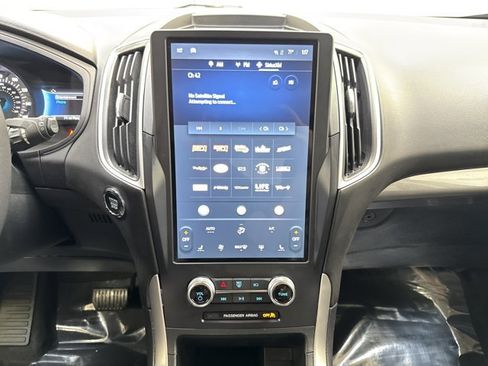 Used 2024 Ford Edge SEL image 23
