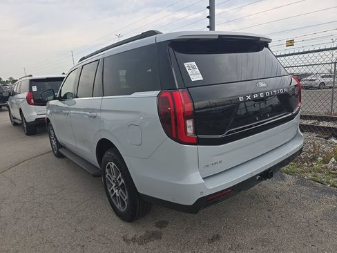 Used 2025 Ford Expedition Active AWD/4WD image 16