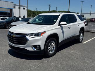 Used 2020 Chevrolet Traverse LT FWD video 2