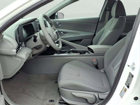 New 2026 Hyundai Elantra SE FWD image 10