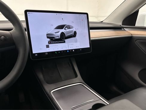 Used 2023 Tesla Model Y Long Range image 26
