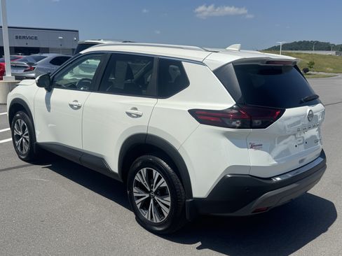 Used 2023 Nissan Rogue SV w/ SV Premium Package AWD/4WD image 5