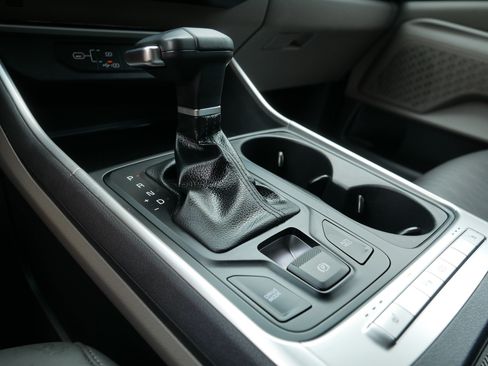 Certified 2026 Kia Carnival FWD image 24