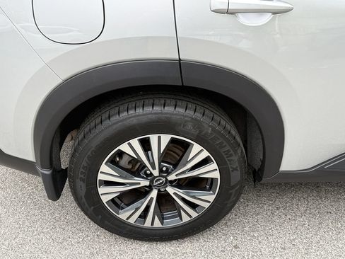 Used 2023 Nissan Rogue SV AWD/4WD image 12
