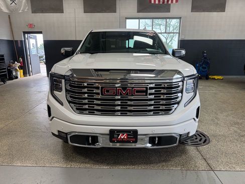 Used 2024 GMC Sierra 1500 Denali image 2