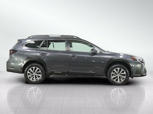 Used 2024 Subaru Outback Premium AWD/4WD image 6