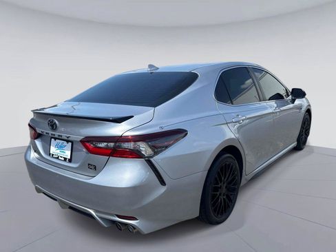 Used 2022 Toyota Camry SE FWD image 4