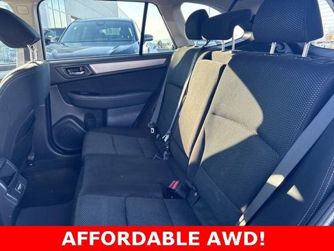 Used 2018 Subaru Outback 2.5i Premium image 25