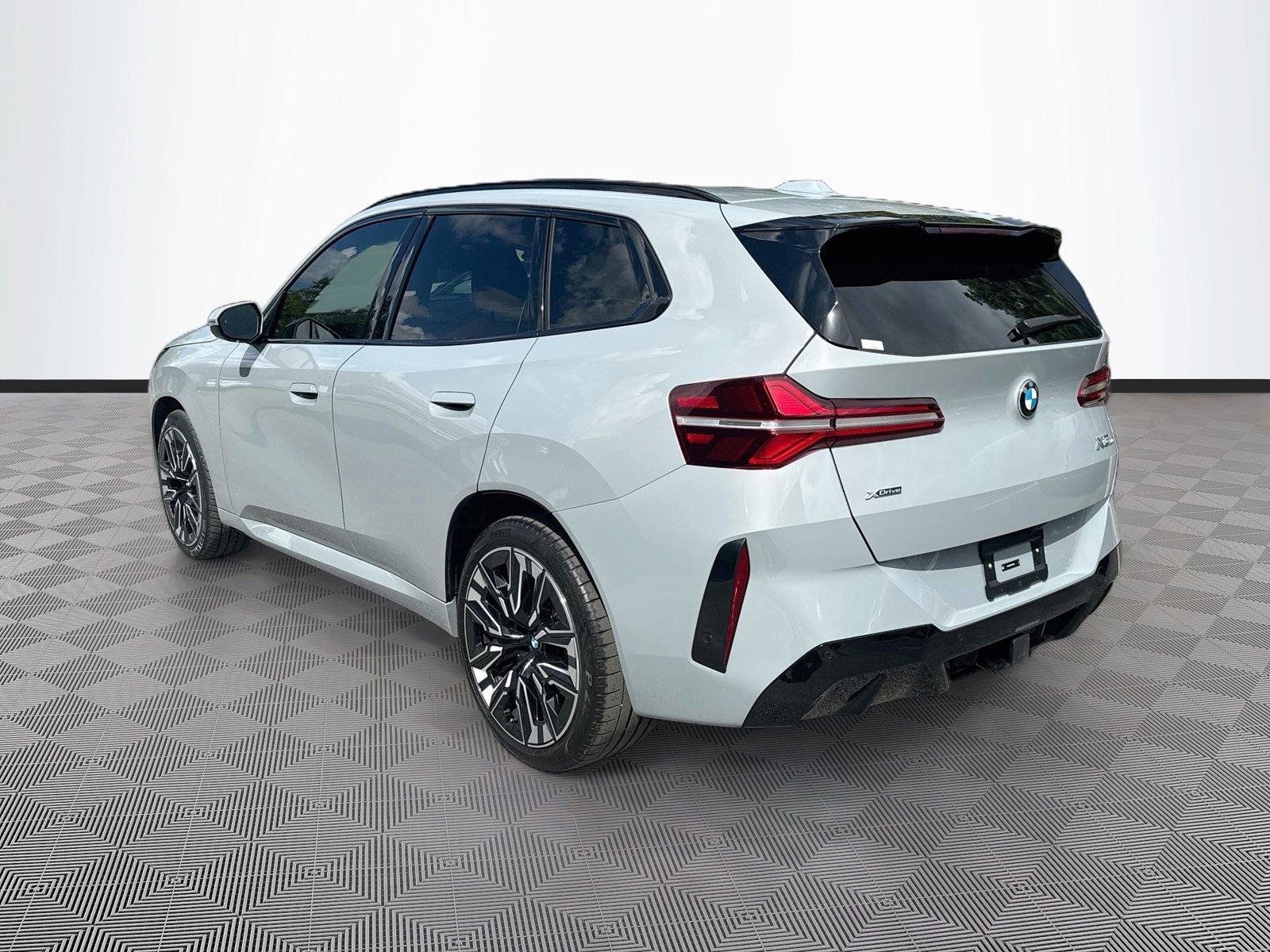 Used 2025 BMW X3 xDrive30i w/ Premium Package AWD/4WD image 5