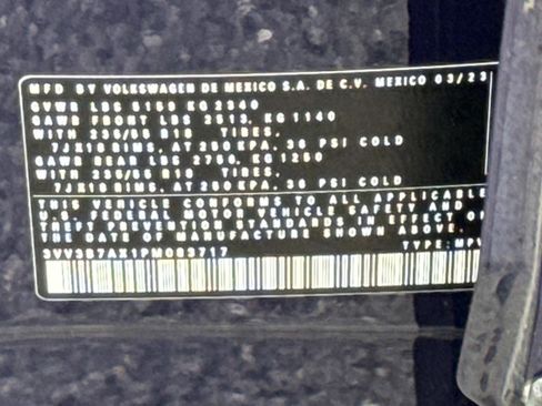 Used 2023 Volkswagen Tiguan SE image 30