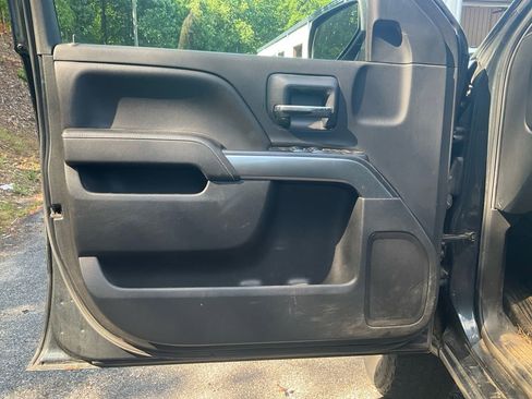 Used 2018 Chevrolet Silverado 1500 LT w/ Trailering Package AWD/4WD image 17