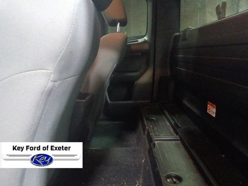 Used 2018 Toyota Tacoma SR image 14