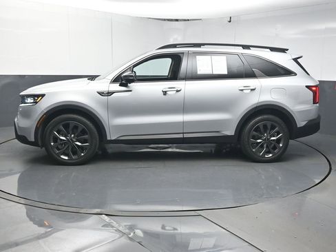 Used 2022 Kia Sorento SX Prestige w/ Rust Color Package image 5