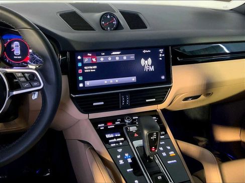 Certified 2023 Porsche Cayenne Platinum Edition AWD/4WD image 16