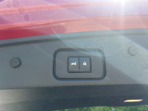 Used 2023 Nissan Pathfinder SV w/ SV Premium Package AWD/4WD image 19