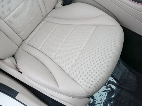 Used 2022 Mercedes-Benz GLC 300 4MATIC image 28